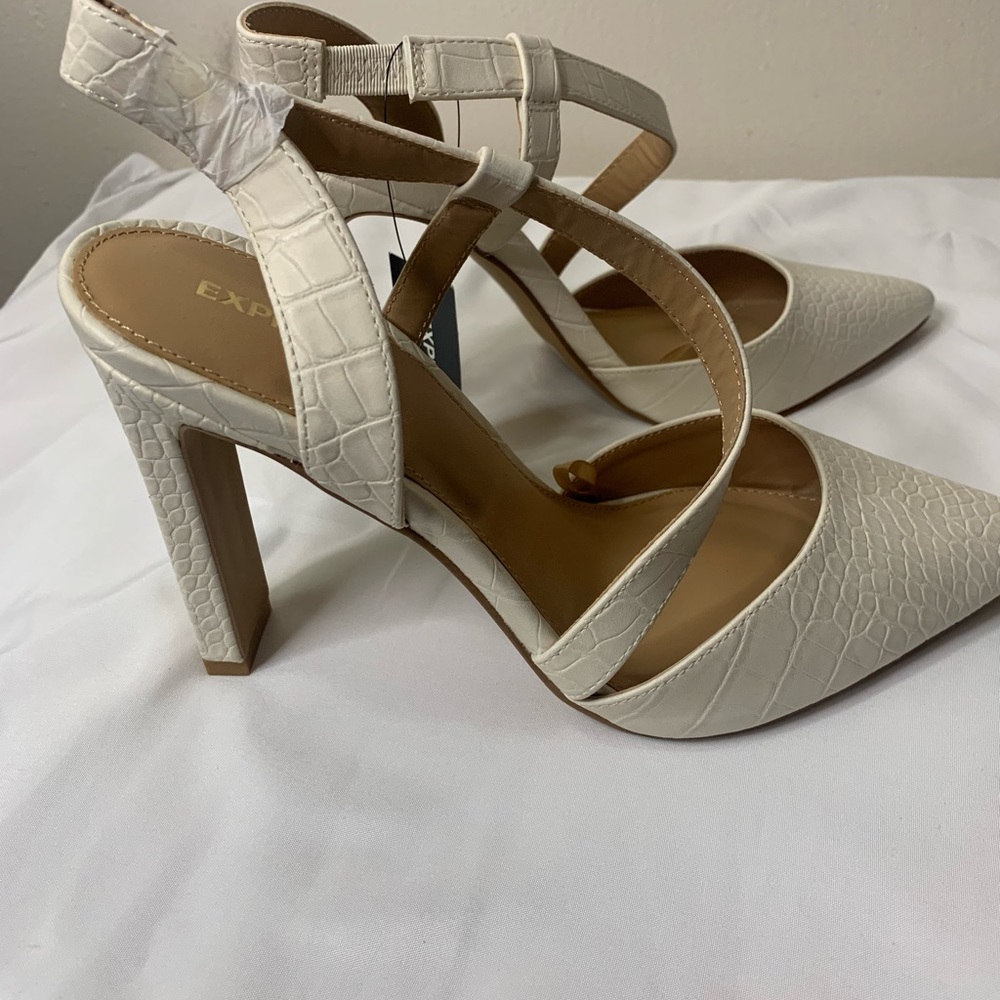Gorgeous cream heels